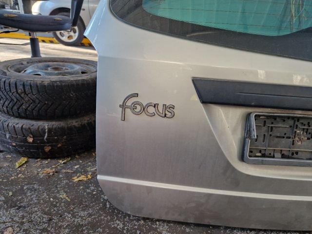 bontott FORD FOCUS I Csomagtérajtó (Részeivel)