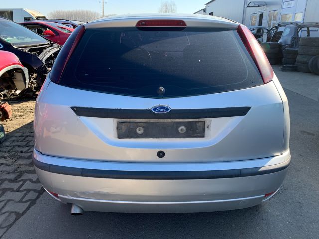 bontott FORD FOCUS I Csomagtérajtó (Részeivel)