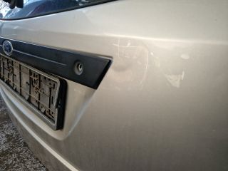 bontott FORD FOCUS I Csomagtérajtó (Részeivel)