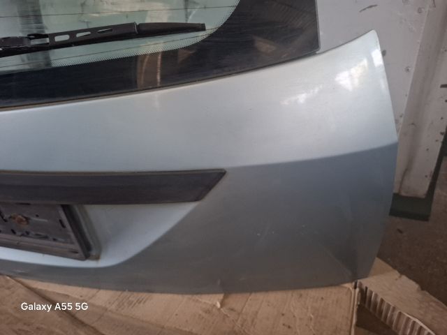 bontott FORD FOCUS I Csomagtérajtó (Részeivel)