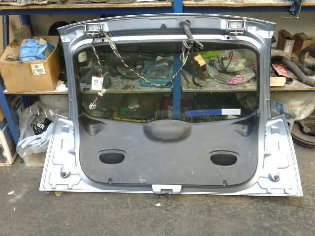 bontott FORD FOCUS I Csomagtérajtó (Üres lemez)