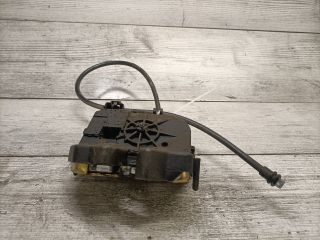 bontott FORD FOCUS I Csomagtérajtó Zárszerkezet