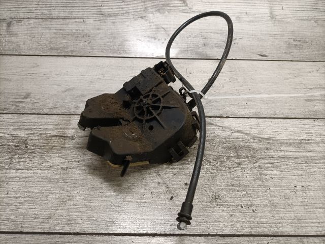 bontott FORD FOCUS I Csomagtérajtó Zárszerkezet