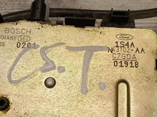 bontott FORD FOCUS I Csomagtérajtó Zárszerkezet