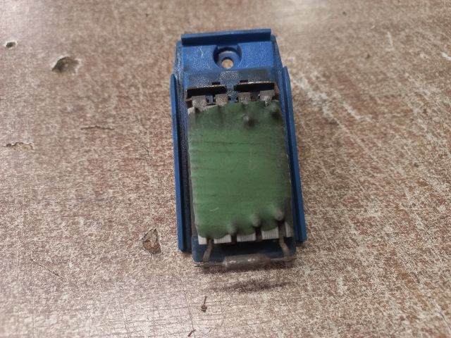 bontott FORD FOCUS I Előtét Ellenállás Fűtőmotor