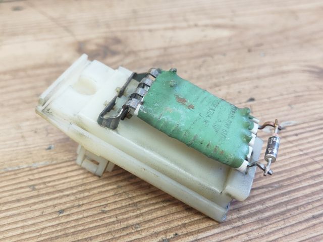 bontott FORD FOCUS I Előtét Ellenállás Fűtőmotor