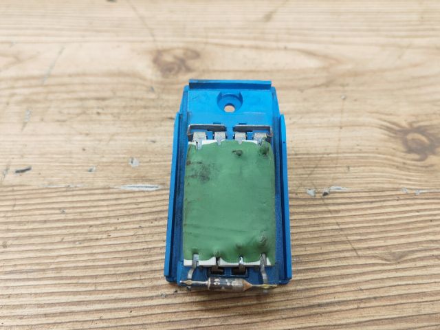 bontott FORD FOCUS I Előtét Ellenállás Fűtőmotor