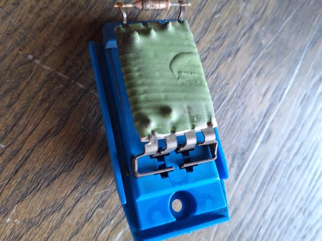 bontott FORD FOCUS I Előtét Ellenállás Fűtőmotor