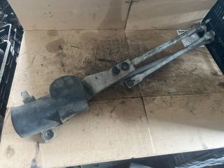 bontott FORD FOCUS I Első Ablaktörlő Szerkezet Motorral