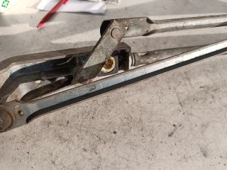 bontott FORD FOCUS I Első Ablaktörlő Szerkezet Motorral