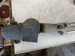 bontott FORD FOCUS I Első Ablaktörlő Szerkezet Motorral