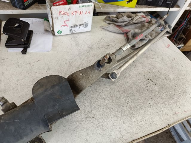 bontott FORD FOCUS I Első Ablaktörlő Szerkezet Motorral