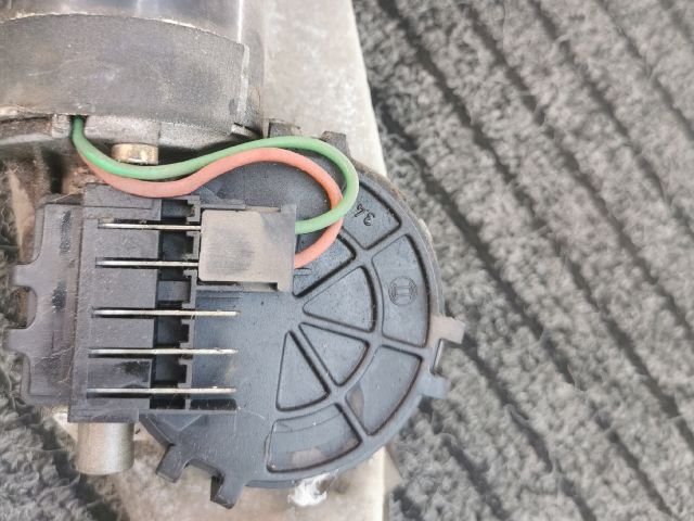 bontott FORD FOCUS I Első Ablaktörlő Szerkezet Motorral