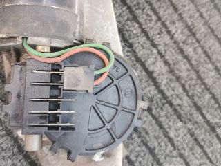 bontott FORD FOCUS I Első Ablaktörlő Szerkezet Motorral