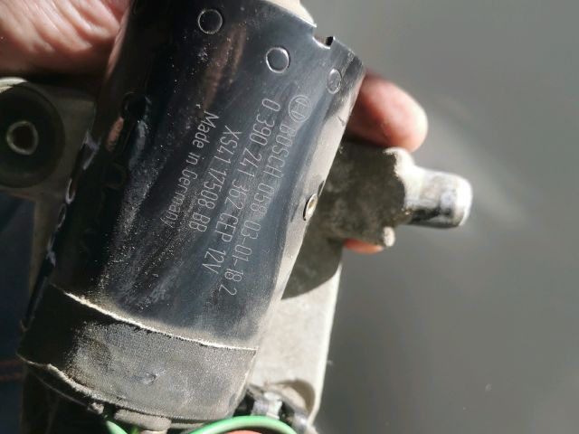 bontott FORD FOCUS I Első Ablaktörlő Szerkezet Motorral