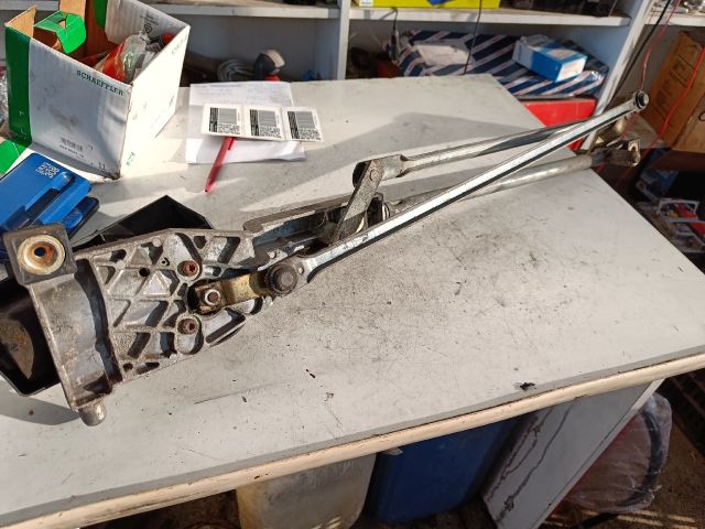 bontott FORD FOCUS I Első Ablaktörlő Szerkezet Motorral