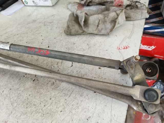 bontott FORD FOCUS I Első Ablaktörlő Szerkezet Motorral