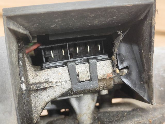 bontott FORD FOCUS I Első Ablaktörlő Szerkezet Motorral