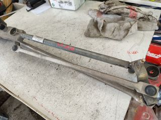 bontott FORD FOCUS I Első Ablaktörlő Szerkezet Motorral