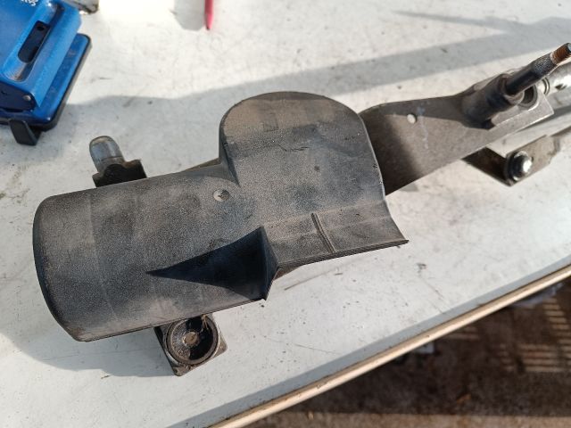 bontott FORD FOCUS I Első Ablaktörlő Szerkezet Motorral