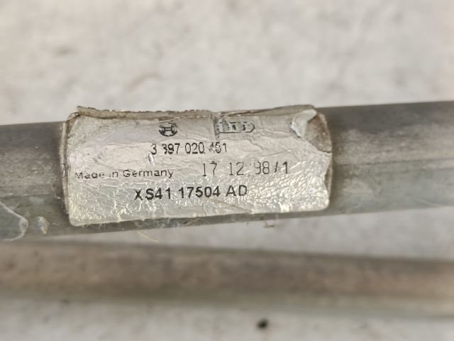 bontott FORD FOCUS I Első Ablaktörlő Szerkezet Motorral