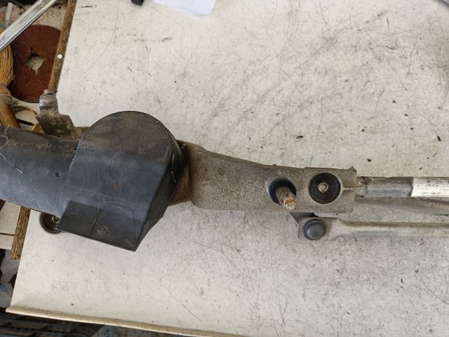 bontott FORD FOCUS I Első Ablaktörlő Szerkezet Motorral