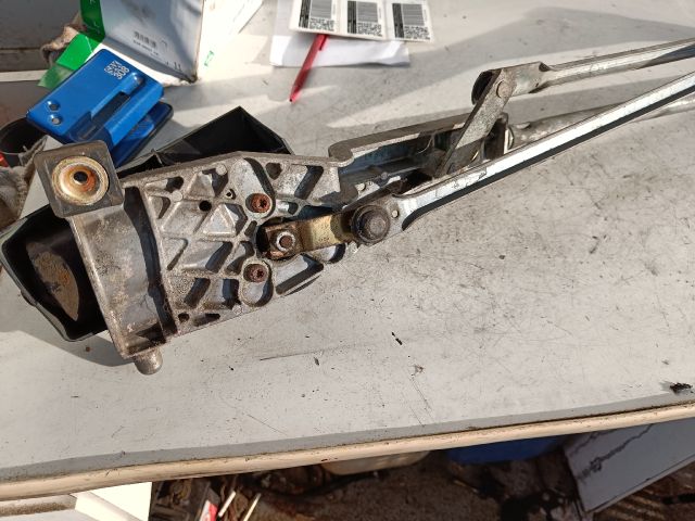 bontott FORD FOCUS I Első Ablaktörlő Szerkezet Motorral