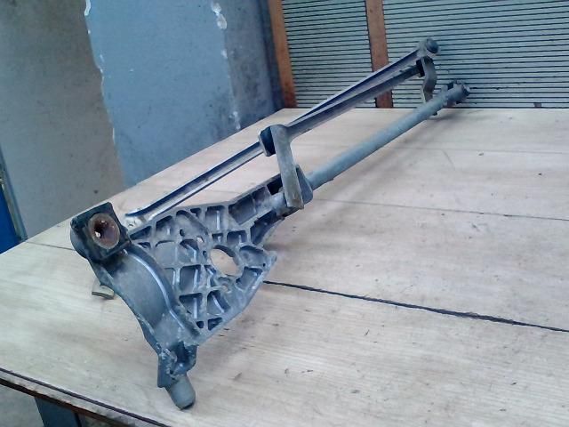 bontott FORD FOCUS I Első Ablaktörlő Szerkezet