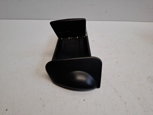 bontott FORD FOCUS I Első Hamutartó