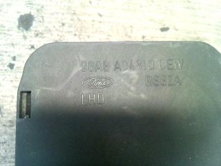 bontott FORD FOCUS I Első Hamutartó