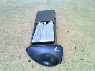 bontott FORD FOCUS I Első Hamutartó