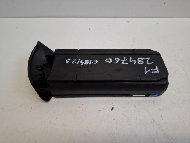 bontott FORD FOCUS I Első Hamutartó