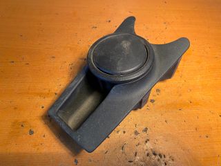 bontott FORD FOCUS I Első Hamutartó