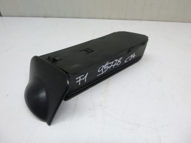 bontott FORD FOCUS I Első Hamutartó