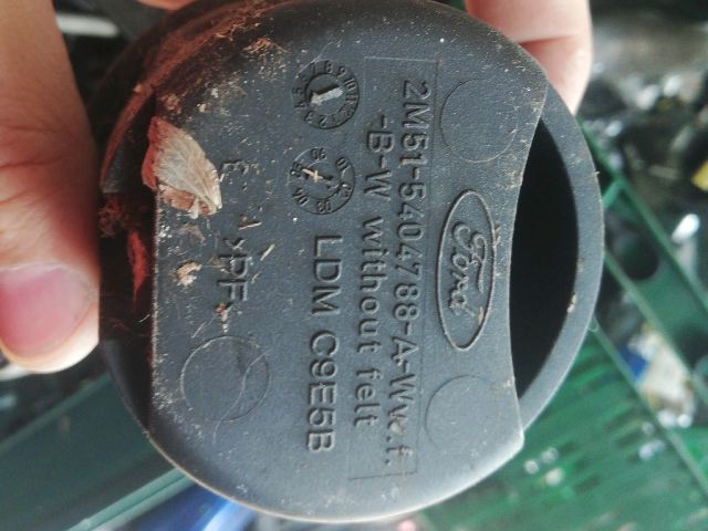 bontott FORD FOCUS I Első Hamutartó