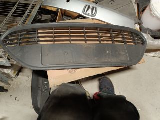 bontott FORD FOCUS I Első Lökhárító Alsó Középső Díszrács