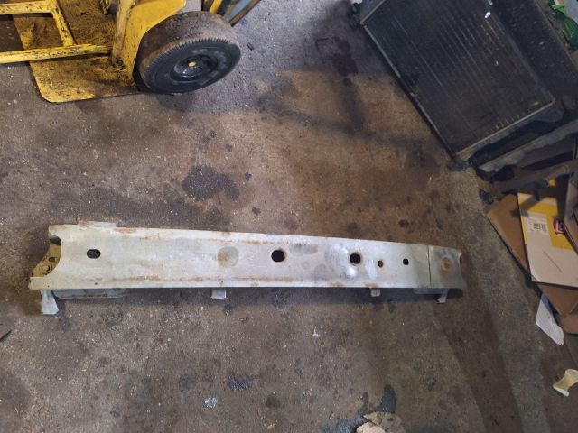 bontott FORD FOCUS I Első Lökhárító Merevítő (Fém)