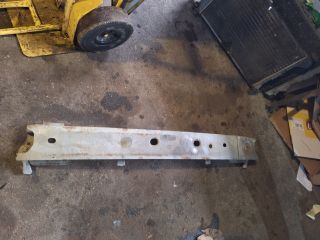 bontott FORD FOCUS I Első Lökhárító Merevítő (Fém)