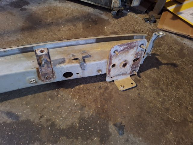 bontott FORD FOCUS I Első Lökhárító Merevítő (Fém)