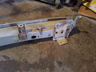 bontott FORD FOCUS I Első Lökhárító Merevítő (Fém)