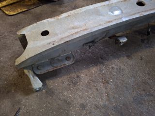 bontott FORD FOCUS I Első Lökhárító Merevítő (Fém)