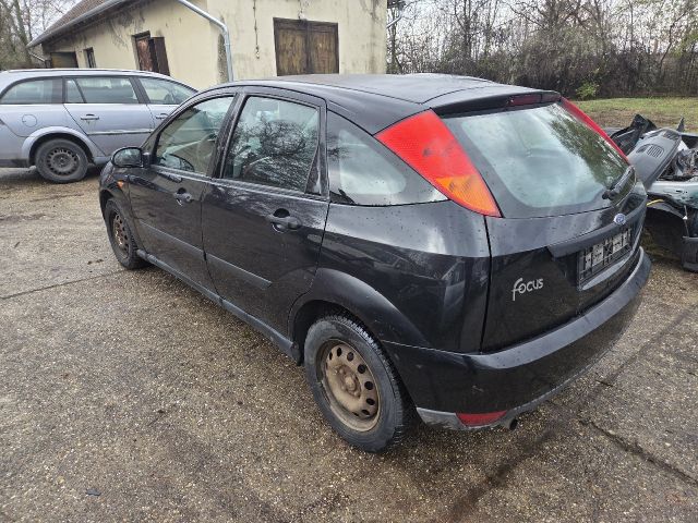 bontott FORD FOCUS I Első Lökhárító (Részeivel)