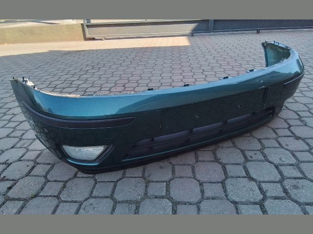 bontott FORD FOCUS I Első Lökhárító (Részeivel)