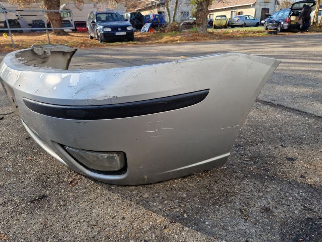 bontott FORD FOCUS I Első Lökhárító (Részeivel)