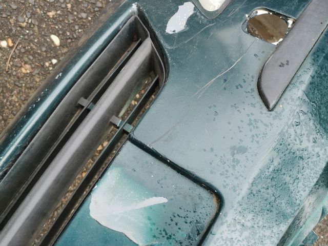 bontott FORD FOCUS I Első Lökhárító (Részeivel)