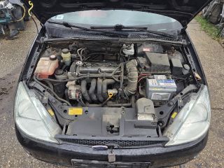 bontott FORD FOCUS I Első Lökhárító (Részeivel)