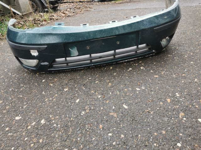 bontott FORD FOCUS I Első Lökhárító (Részeivel)