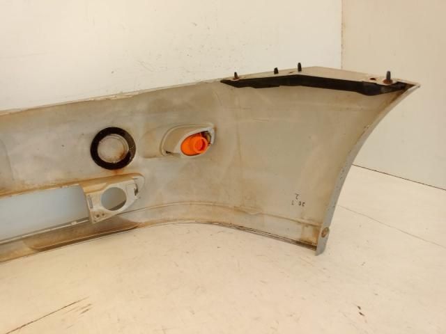 bontott FORD FOCUS I Első Lökhárító (Üresen)