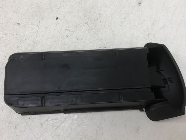 bontott FORD FOCUS I Első Tároló Rekesz