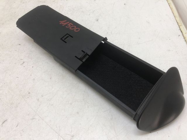 bontott FORD FOCUS I Első Tároló Rekesz